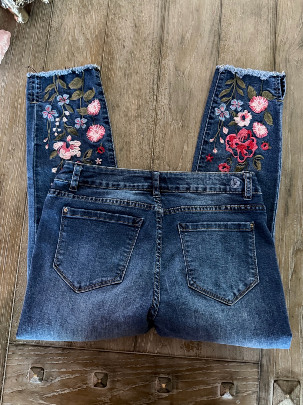 Kensie Dark Blue Cropped Jeans with Floral Embroidery - Picture 6 of 11